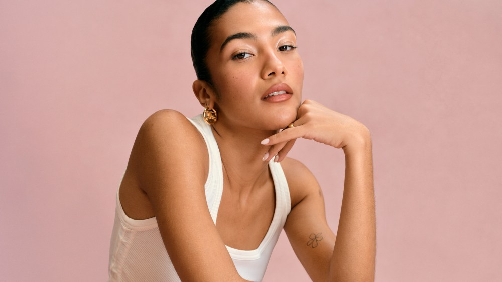 Olivia Dean on Joining Burberry Beauty, Stage Style and Her Sophomore Album