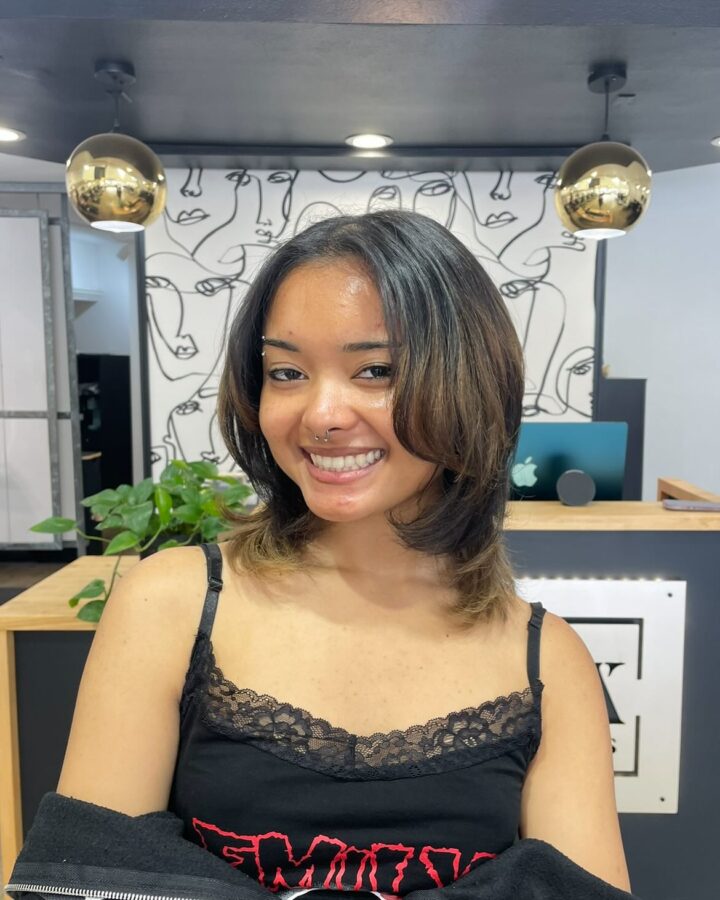 25 Cute Haircuts for Women Who Love Thrifting