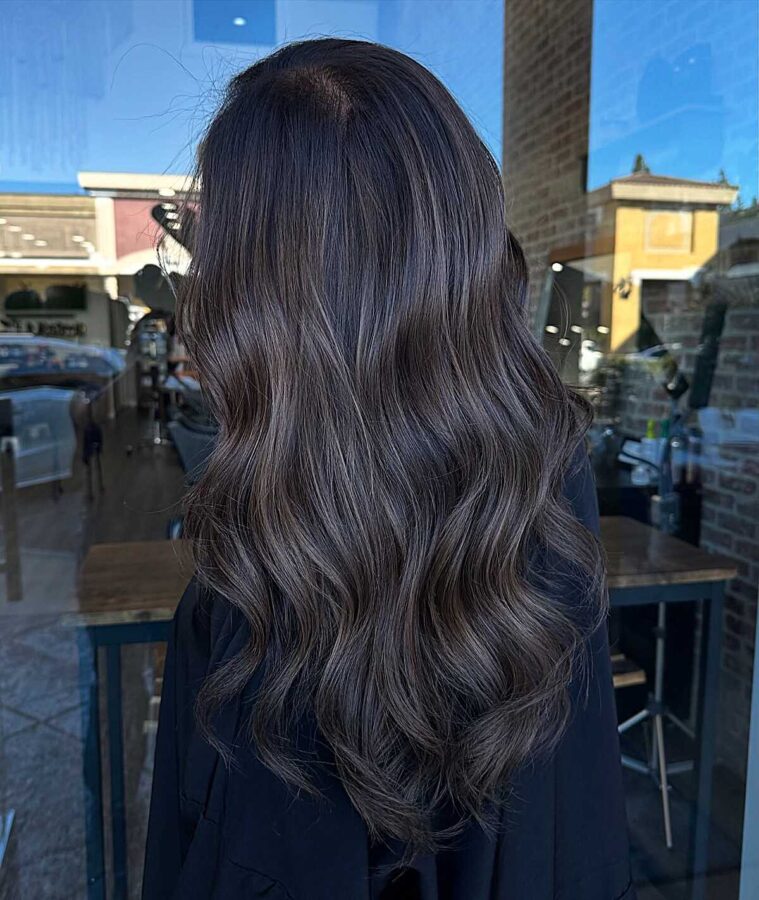 25 Stunning Ashy Babylights on Dark Hair for a Soft and Dimensional Glow