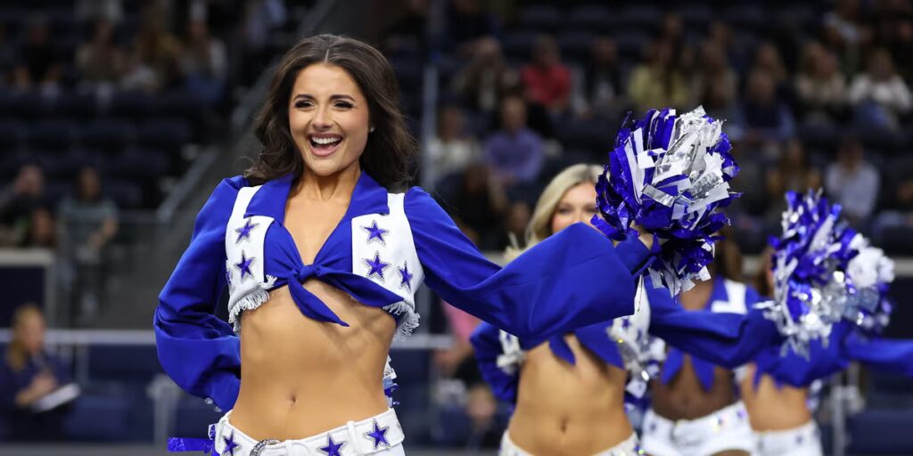 How Much Do Dallas Cowboys Cheerleaders Make?